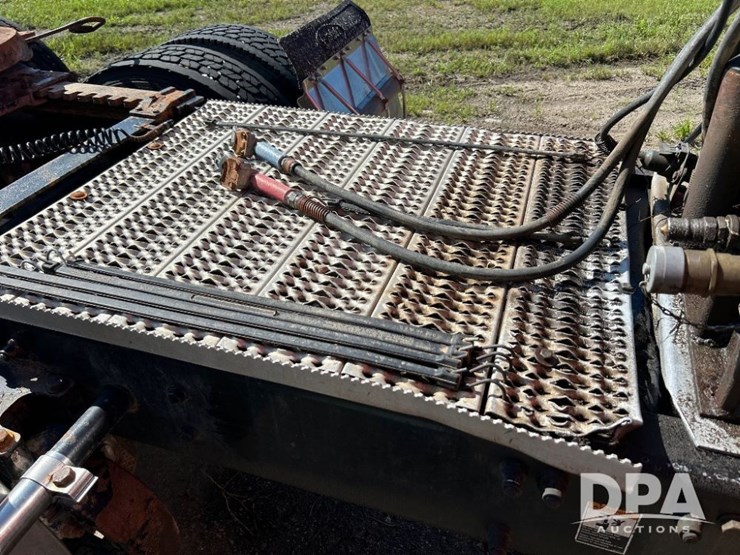 2007-peterbilt-387-image-30