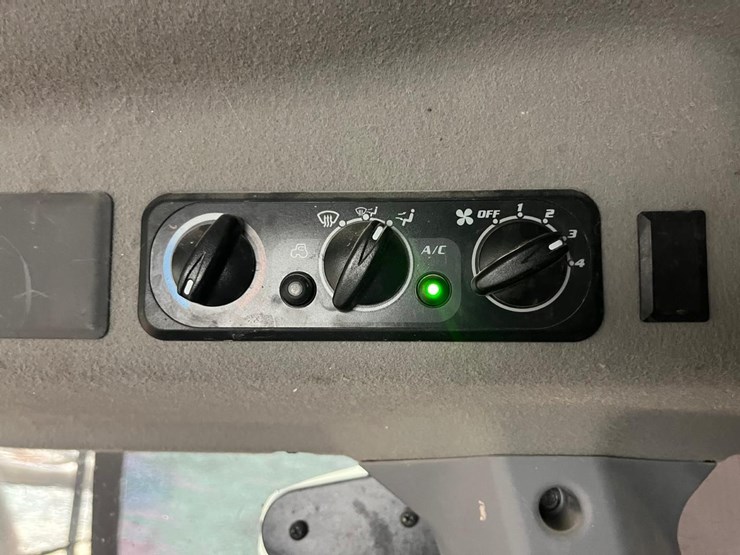 2018-kubota-m5-111hdc-image-42