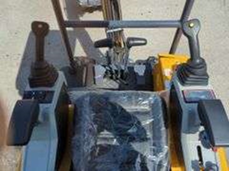 2025-cfg-mx20r-mini-excavator,-unused,-see-details-for-video-image-10