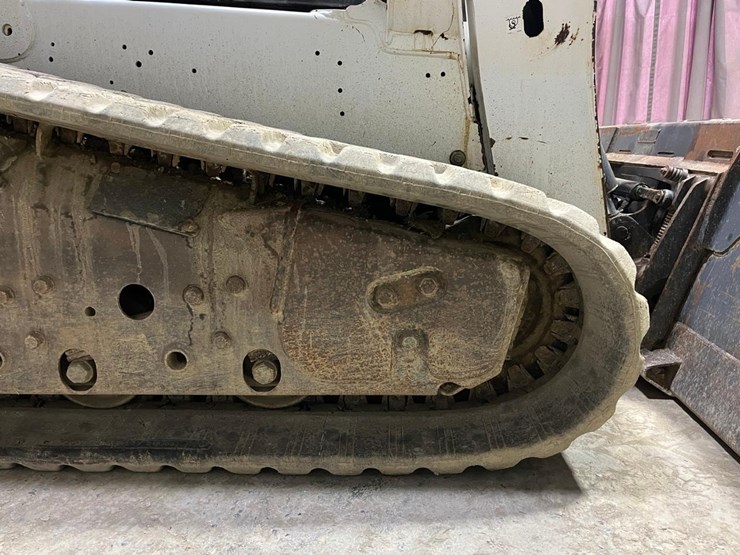 2015-bobcat-t770-image-20