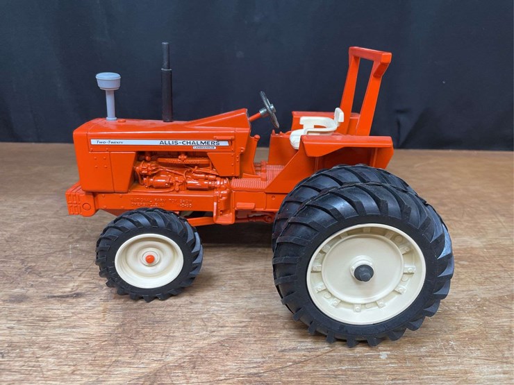 1/16-ac-220-1995-nfts-nib-ertl-image-3