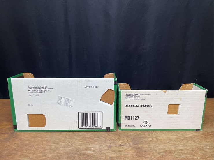 (2)-1/16-john-deere-plow-+-baler-nib-ertl-image-8