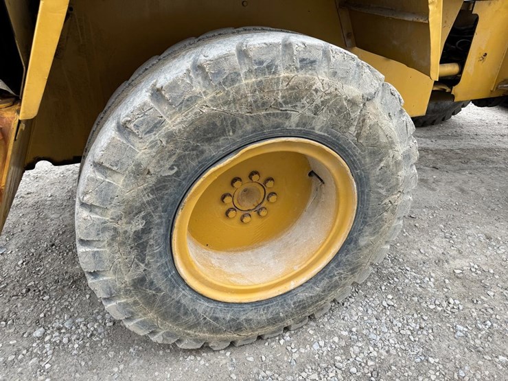 caterpillar-914g-image-16