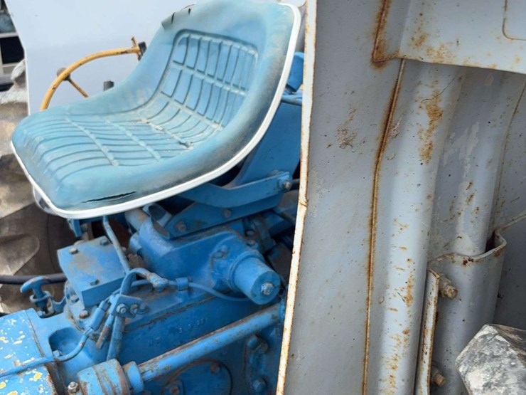 ford-4000-image-16