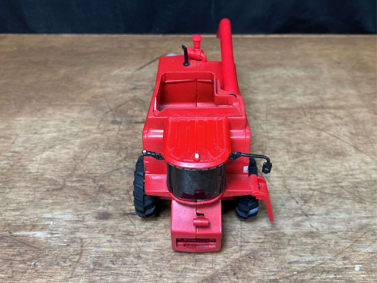 1/32-case-ih-2188-combine-nib-ertl-image-14