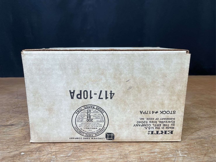 1/16-farmall-300-1984-nfts-nib-ertl-image-17