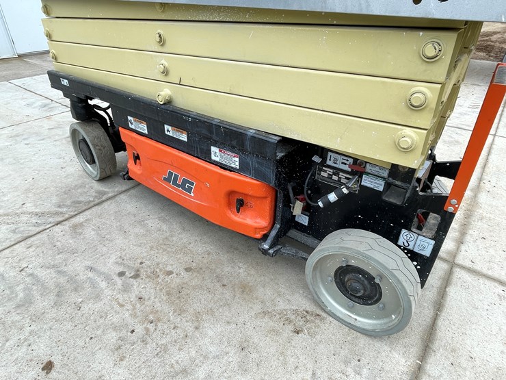 jlg-2630es-image-28