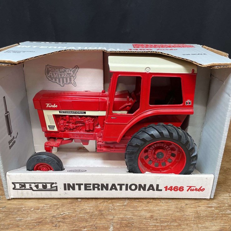 1/16 1466 Special Edition NIB Ertl