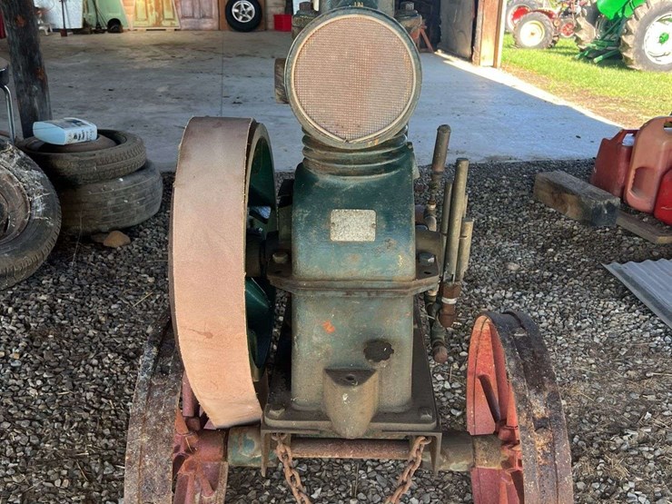 international-lb-engine-with-air-compressor-image-2