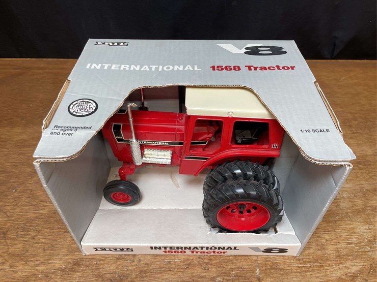 1/16-ih-1568-nib-ertl-image-4