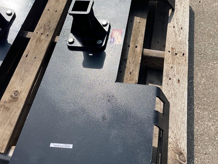skidloader-receiver-hitch-plate-image-4