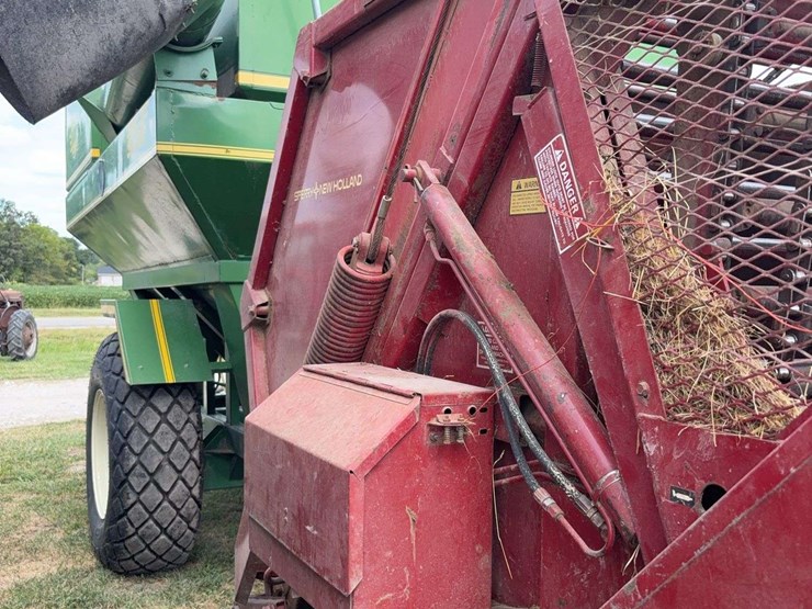 new-holland-852-image-13