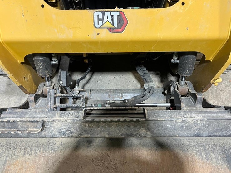 2020-caterpillar-259d3-image-10