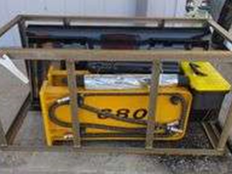 2025-cfg-sshh680-skid-steer-breaker,-unused-image-1