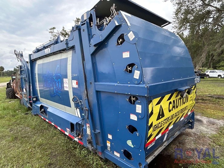 heil-v-1722-28yd-front-loader-garbage-truck-body-image-4
