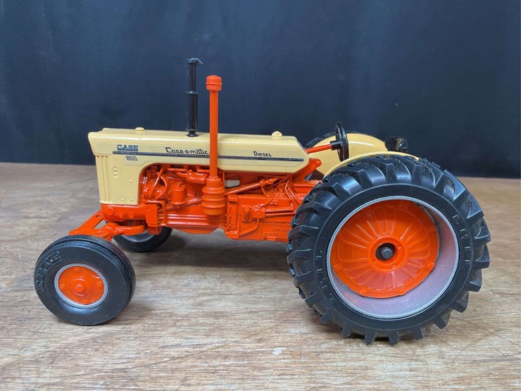 1/16-case-800-1990-nfts-nib-ertl-image-4