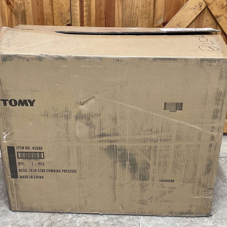 1/16 John Deere S780 Combine Prestige NIB Ertl