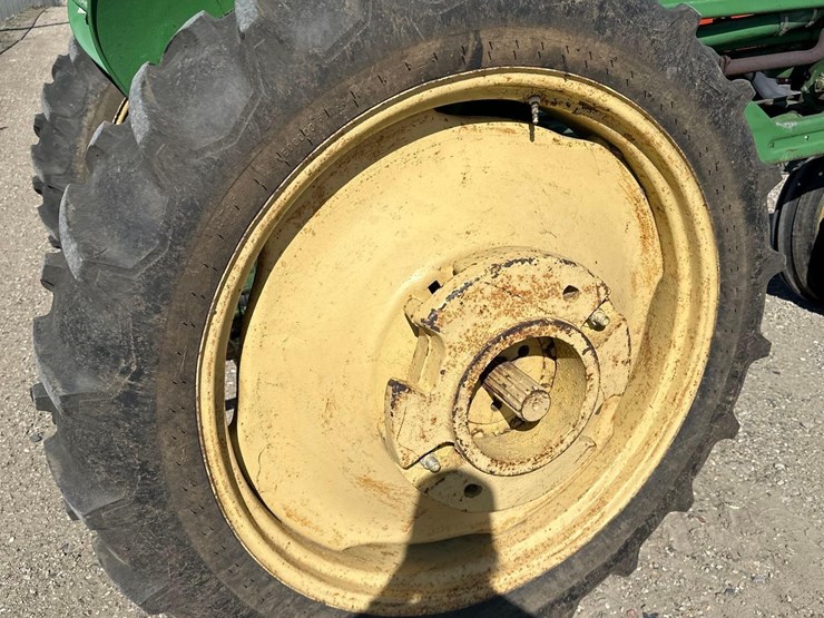john-deere-b-image-10