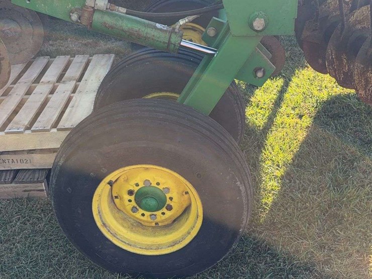 john-deere-630-image-7