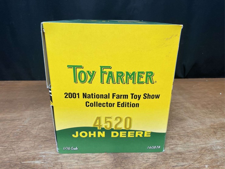 1/16-john-deere-4520-2001-nfts-nib-ertl-image-13