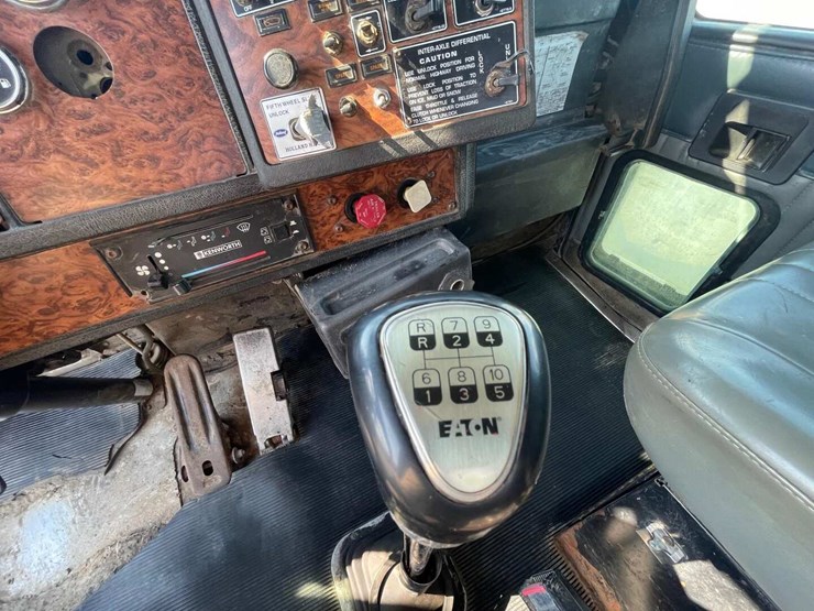 2000-kenworth-t800-image-8