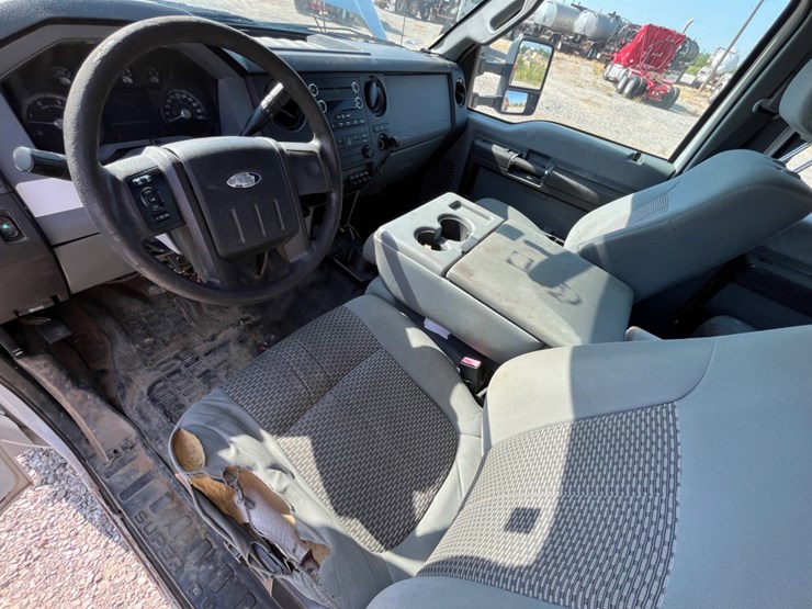 2012-ford-f550-image-16