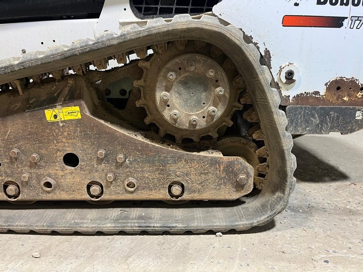 2015-bobcat-t770-image-15