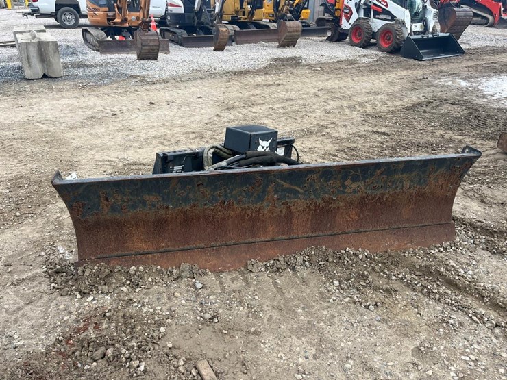 bobcat-90"-skid-steer-dozer-blade-image-3