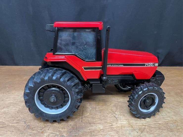 1/16-case-ih-magnum-7130-1987-denver-nib-ertl-image-10
