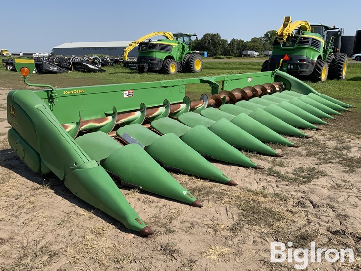 2019-john-deere-712c-image-3