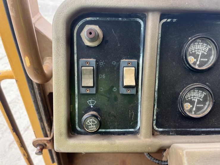 caterpillar-d25d-image-22