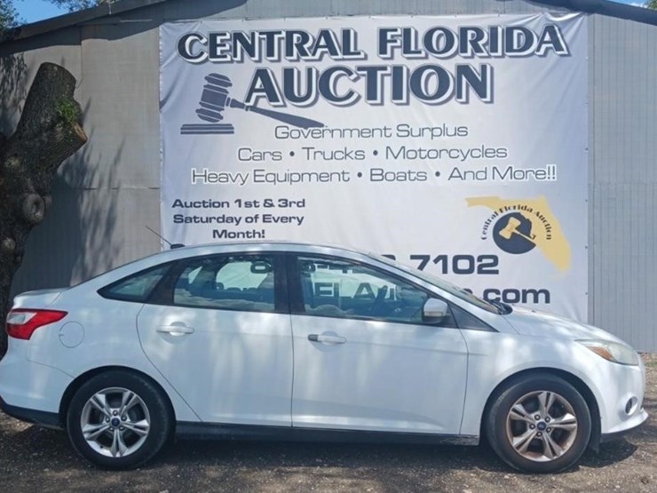 2013-ford-focus-runs/moves-se-image-1