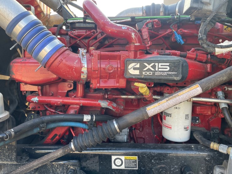 2020-kenworth-w900l-image-13