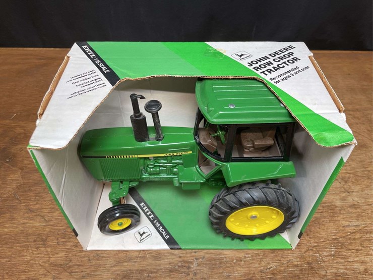 1/16-john-deere-4450-nib-ertl-image-3