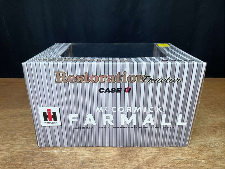 1/16-farmall-460-restoration-nib-ertl-image-5
