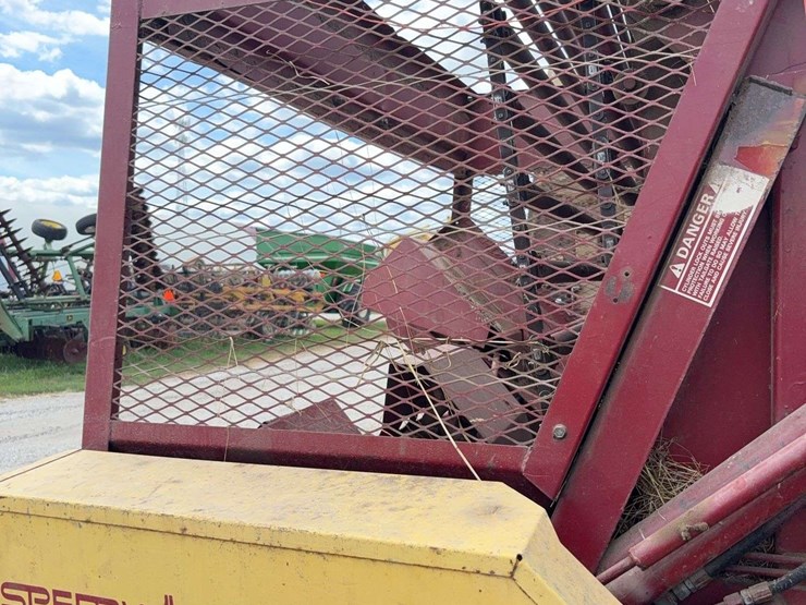 new-holland-852-image-6
