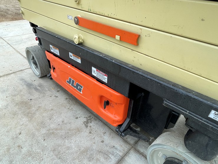 jlg-2630es-image-13