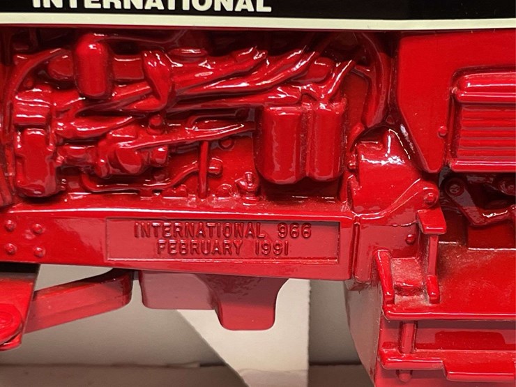 1/16-ih-966-special-edition-nib-ertl-image-3
