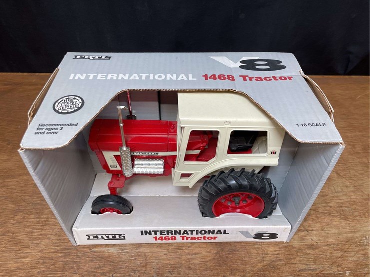 1/16-ih-1468-nib-ertl-image-4