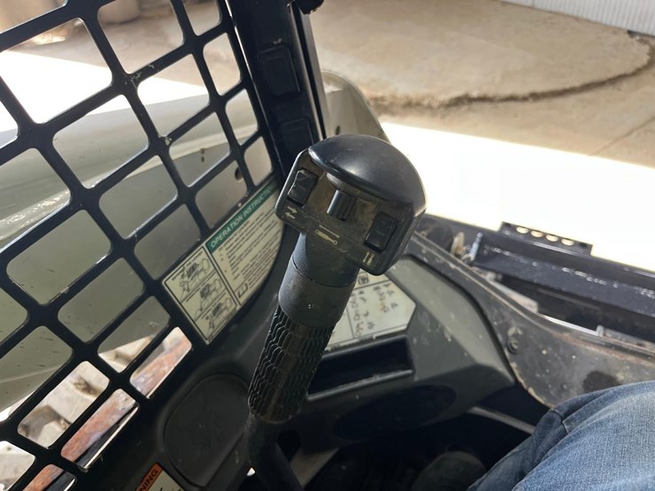 2022-bobcat-s740-image-25