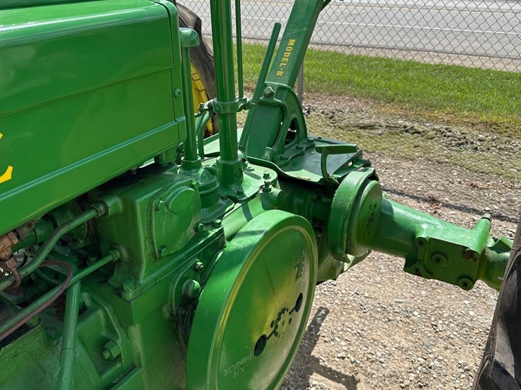 john-deere-b-image-5