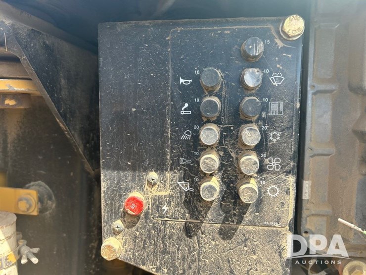 1996-caterpillar-953c-image-32
