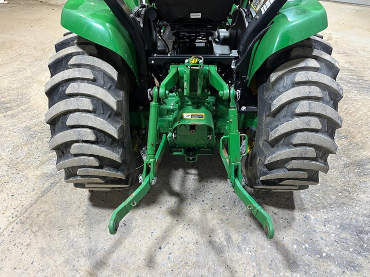 john-deere-3046r-image-13
