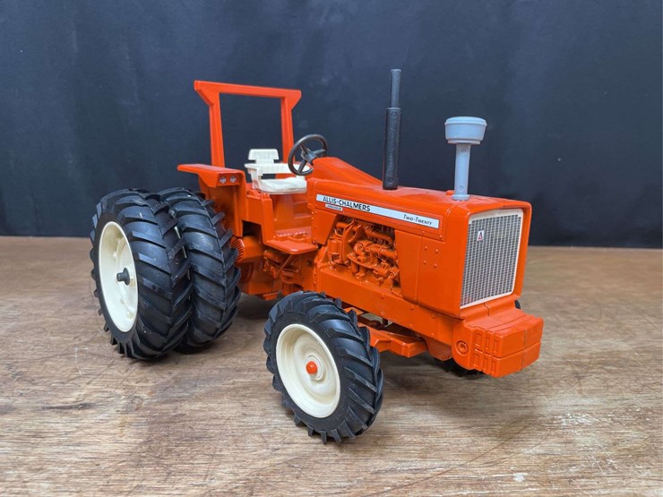1/16-ac-220-1995-nfts-nib-ertl-image-10