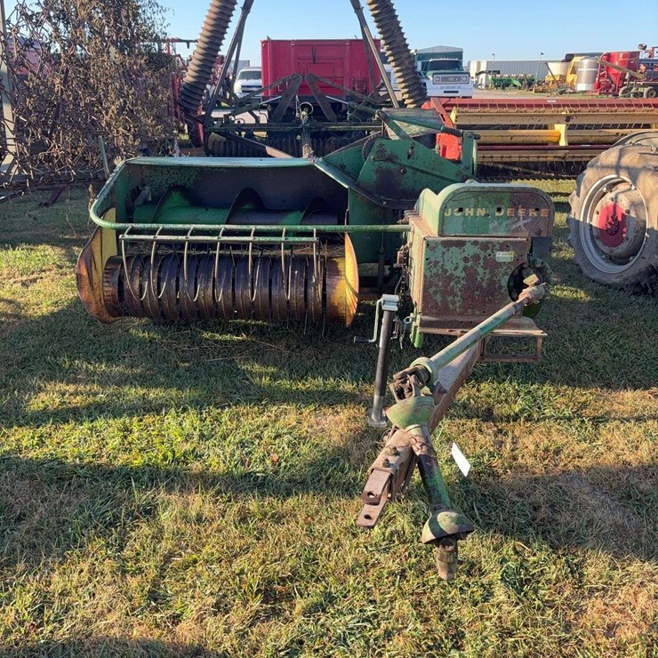 JOHN DEERE 24T