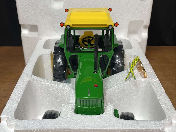 1/16-john-deere-4520-2001-nfts-nib-ertl-image-4