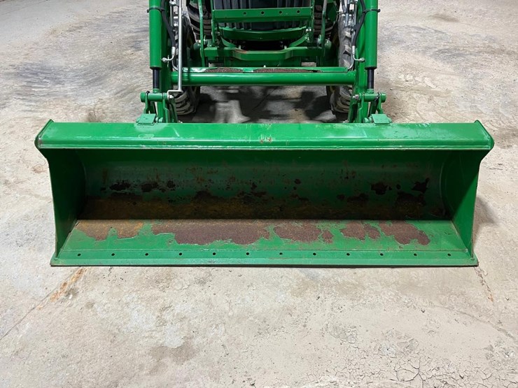 john-deere-3046r-image-9
