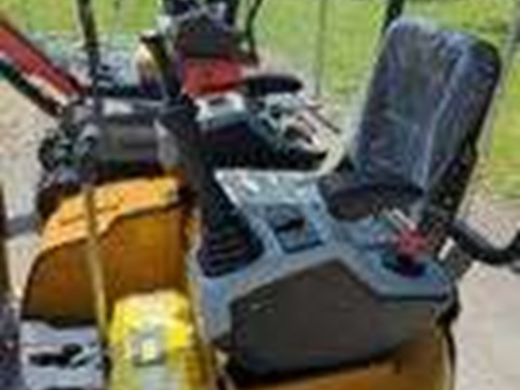 2025-cfg-qk18r-mini-excavator,-unused,-see-details-for-video-image-8
