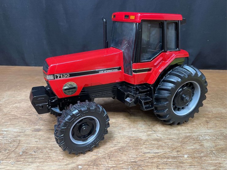 1/16-case-ih-magnum-7130-1987-denver-nib-ertl-image-2