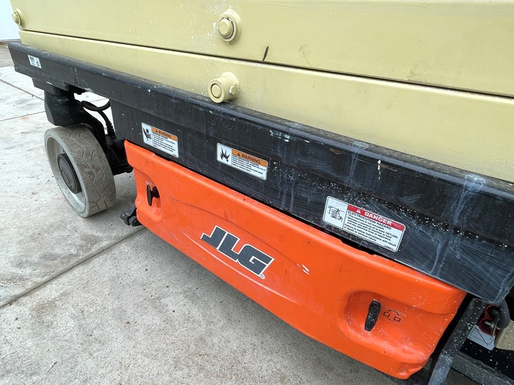 jlg-2630es-image-34